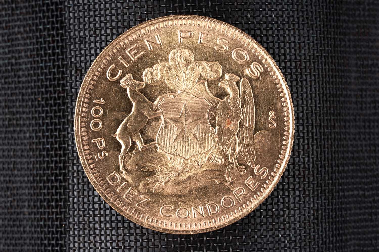 Lot 163 - Chile, 100 Pesos gold coin 1954
