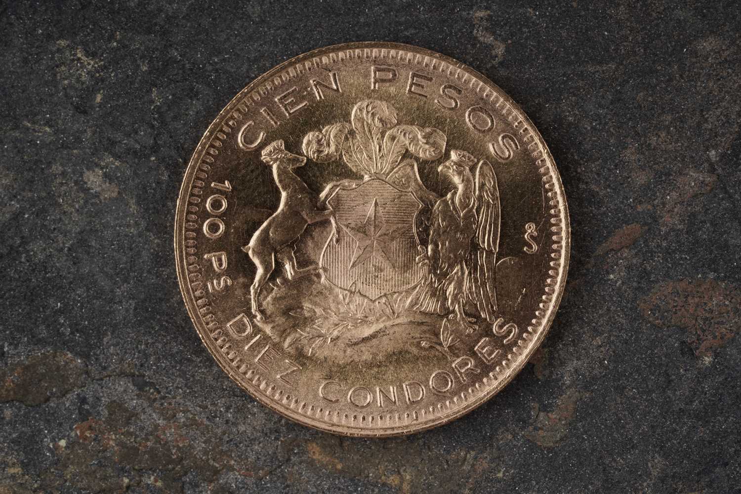 Lot 164 - Chile, 100 Pesos gold coin 1955