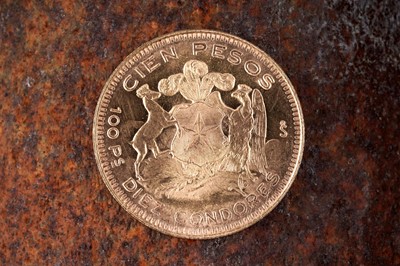 Lot 165 - Chile, 100 Pesos gold coin 1959