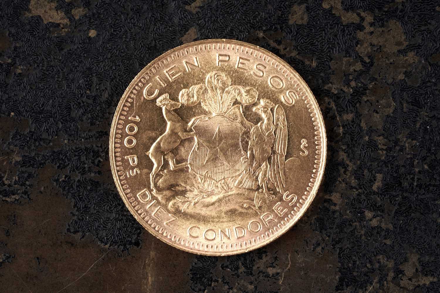 Lot 166 - Chile, 100 Pesos gold coin 1959
