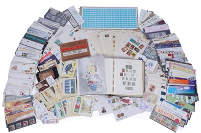 Lot 326 - A collection of stamps