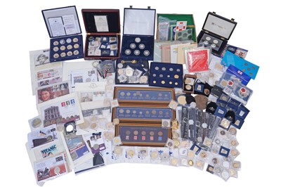 Lot 312 - A collection of modern coins