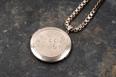 Lot 51 - A 9ct gold box link necklace with pendant locket