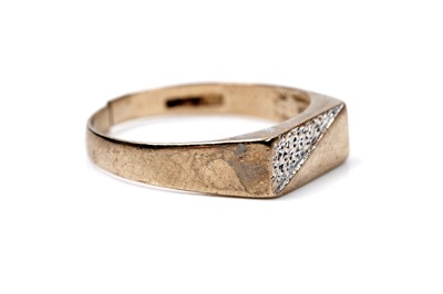 Lot 58 - Two modern 9ct gold signet rings