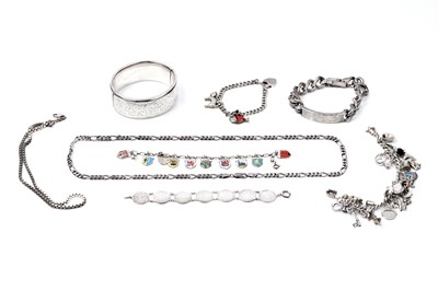 Lot 153 - A selection of silver jewellery, including a 1950s bangle