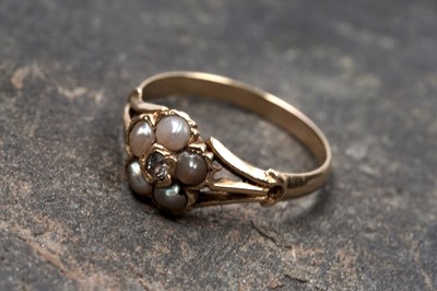 Lot 91 - A Victorian seed pearl and diamond ring