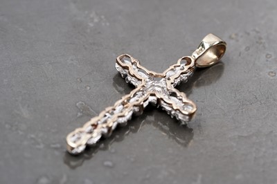 Lot 95 - A diamond cruciform pendant