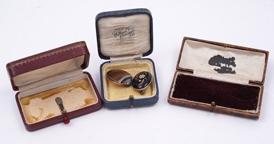 Lot 100 - Victorian and later costume jewellery