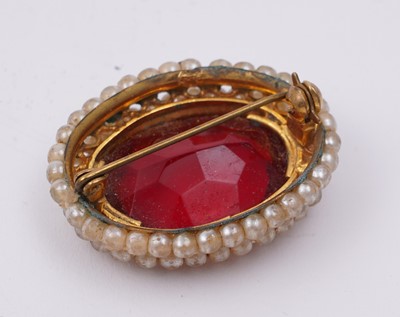 Lot 100 - Victorian and later costume jewellery