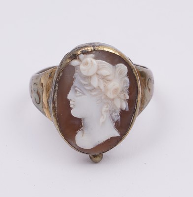 Lot 100 - Victorian and later costume jewellery