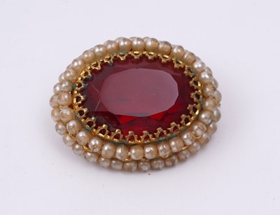 Lot 100 - Victorian and later costume jewellery
