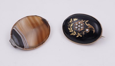 Lot 100 - Victorian and later costume jewellery