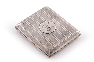 Lot 186 - A 1940s lady's silver cigarette case