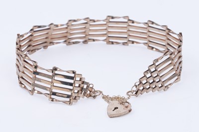 Lot 34 - A 9ct gold gate-link bracelet