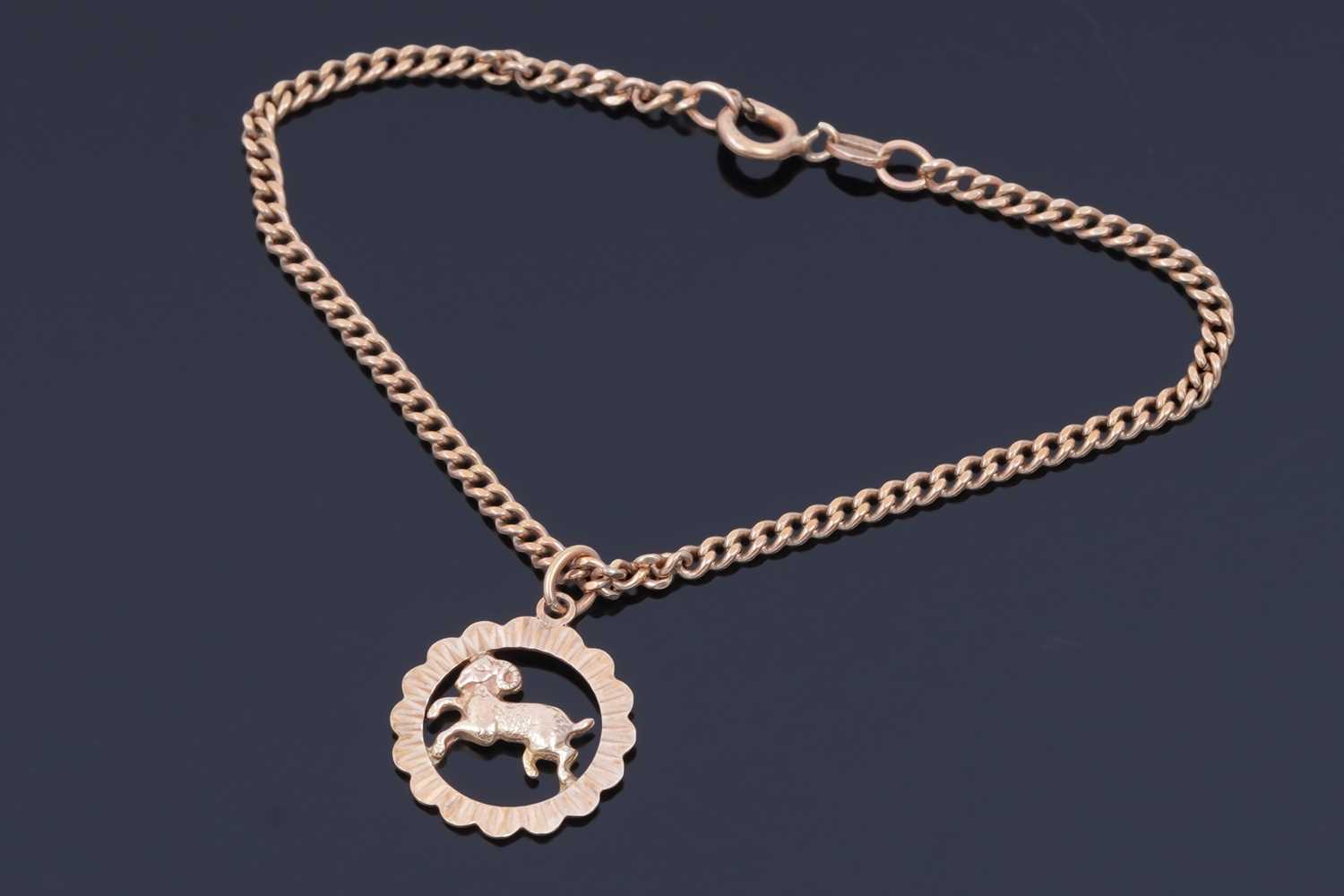 Lot 44 - A 9ct gold curb-link bracelet