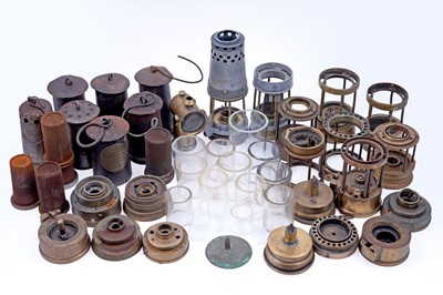 Lot 161 - A collection of lamp parts