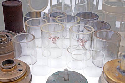 Lot 161 - A collection of lamp parts