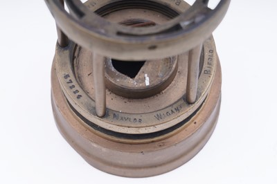 Lot 161 - A collection of lamp parts