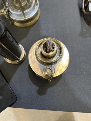 Lot 220 - A ‘Davy 9’ type miner's lamp