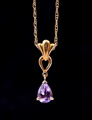 Lot 47 - Modern gemstone pendants