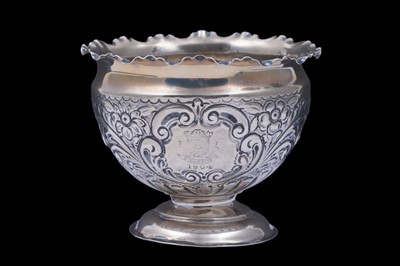 Lot 218 - An Edwardian Mercers' Company silver pedestal bonbon dish