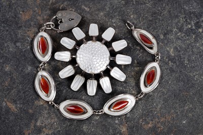 Lot 24 - Aksel Holmsen: a Norwegian enamelled silver daisy pattern brooch, and a bracelet