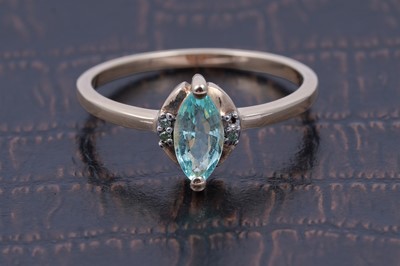 Lot 27 - A contemporary Paraiba tourmaline ring