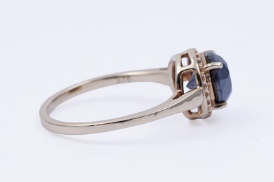 Lot 29 - A single stone black diamond ring
