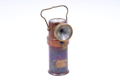 Lot 154 - A collection of electric lamps