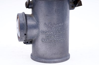 Lot 154 - A collection of electric lamps