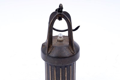 Lot 154 - A collection of electric lamps