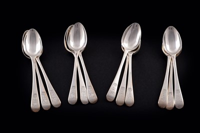Lot 242 - A set of twelve Victorian silver teaspoons