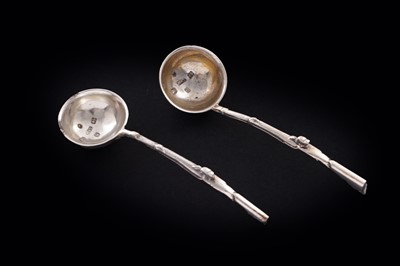 Lot 247 - A pair of Victorian silver novelty rifle pattern salt spoons