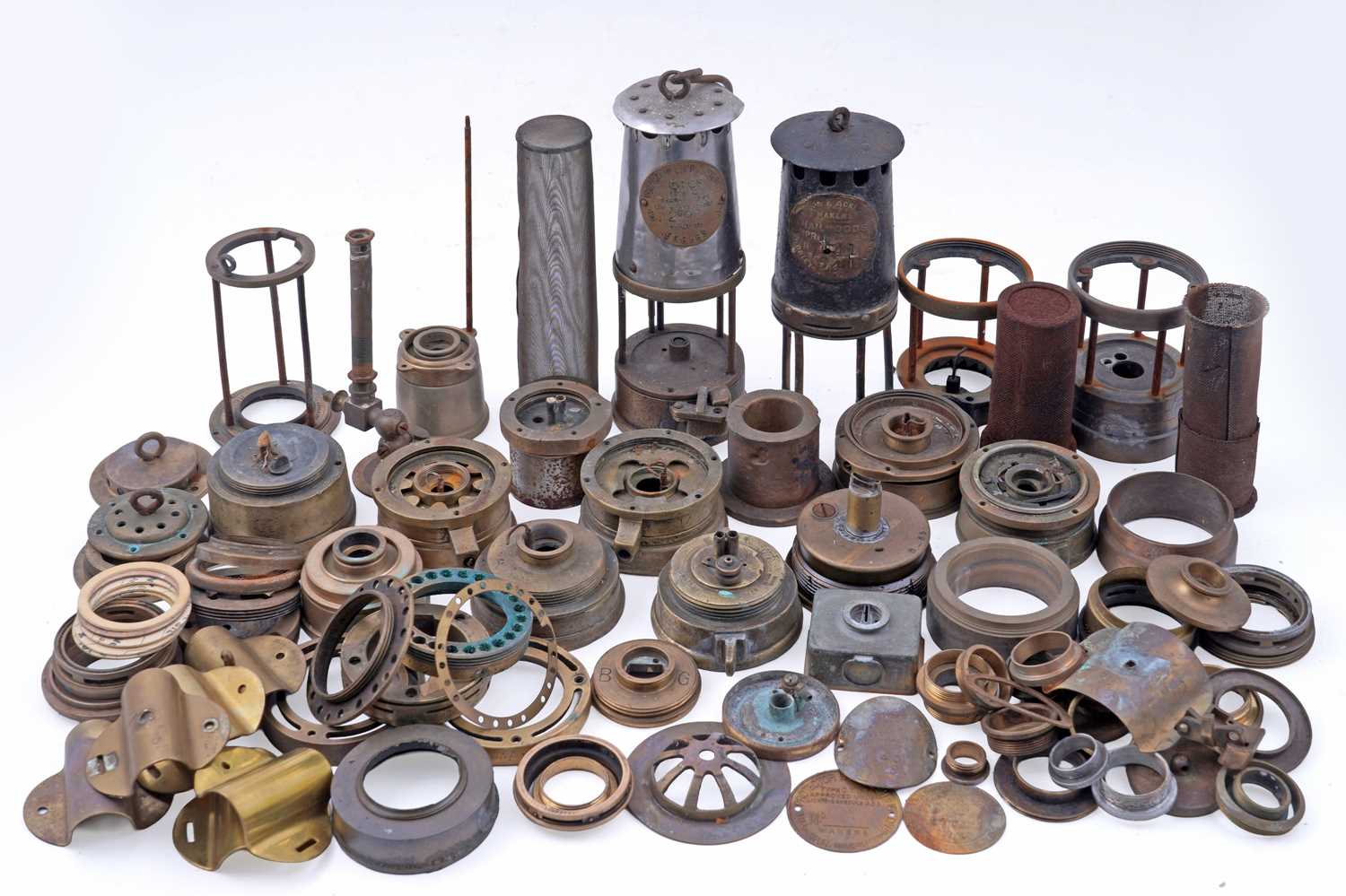 Lot 217 - A selection of lamp parts