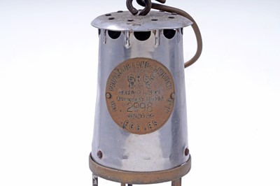 Lot 217 - A selection of lamp parts