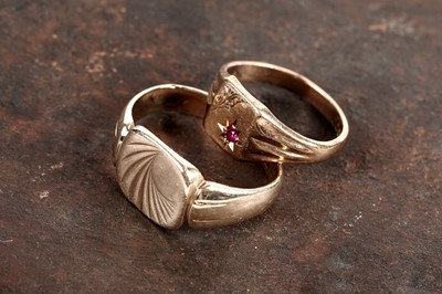 Lot 40 - Two 1960s 9ct gold signet rings