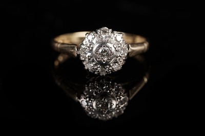 Lot 46 - A 1960s diamond ring