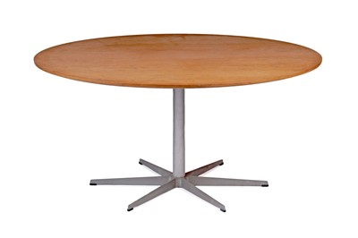 Lot 24 - Arne Jacobsen for Fritz Hansen: a model A825 ‘Super Circular’ dining table