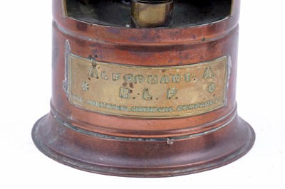 Lot 213 - A selection of paraffin or oil lamps