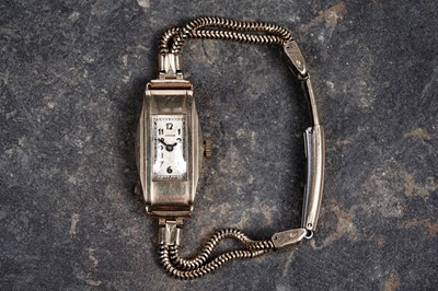 Lot 123 - A 1930s lady's 9ct gold cased wristwatch