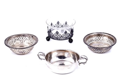 Lot 139 - Silver bonbon and porringer dishes