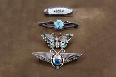 Lot 4 - Early 20th Century Charles Horner and other silver brooches