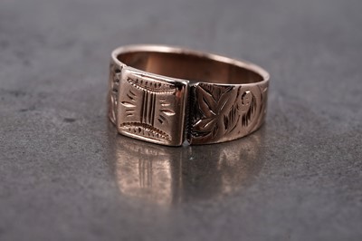 Lot 5 - A Victorian 9ct gold signet ring with engraved decoration
