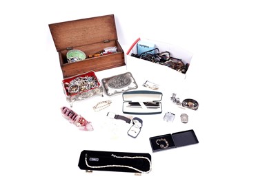 Lot 91 - Silver and costume jewellery