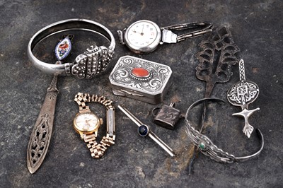 Lot 98 - Silver jewellery and watches, to include an Italian 19th Century Spadino hair pin