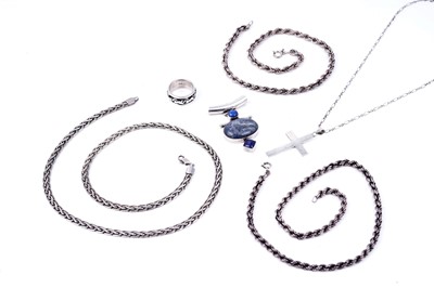 Lot 50 - Silver necklaces and pendants