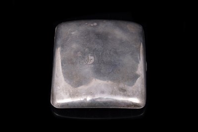 Lot 129 - An Edwardian silver cigarette case