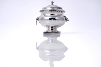 Lot 177 - An Edwardian silver sucrier