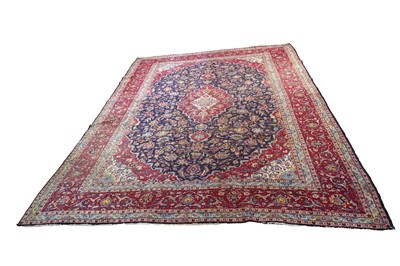 Lot 151 - A late 20th Century hand-knotted Kashan rug