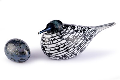 Lot 90 - A Toikka glass bird and egg
